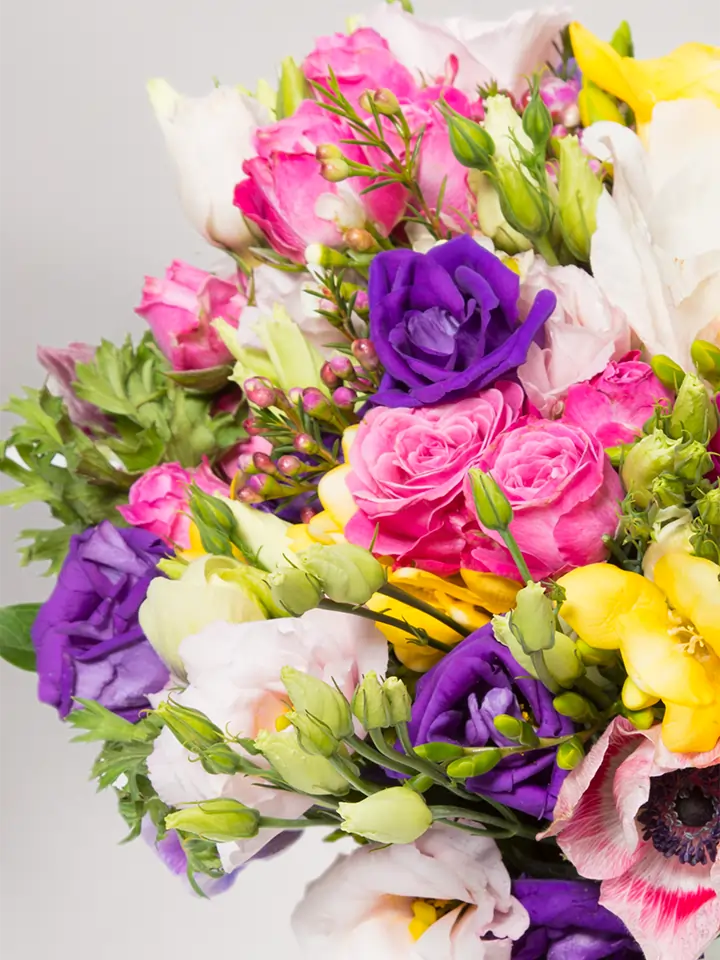 Bouquet fiori misti colorati particolari